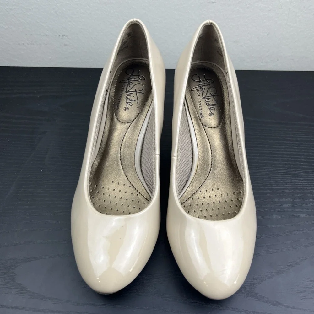 LifeStride Parigi‎ Taupe Nude Pumps Size 5 Faux Patent Leather Heels